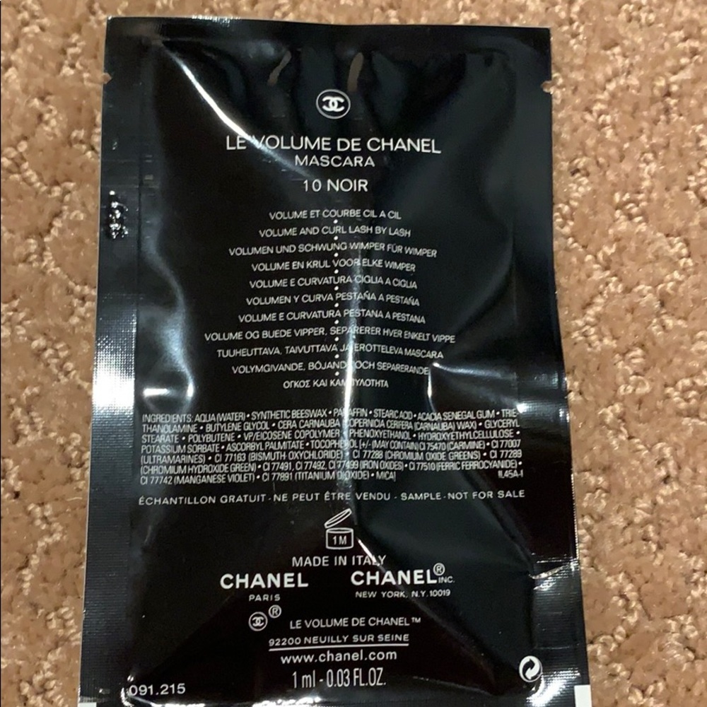 Chanel Sample Bag and Mascara 10 Noir - Picture 3 of 4
